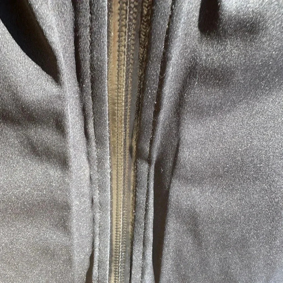 Sunice Performance Apparel - Women's Onassis Waterproof Lightweight Full Zip - Picture 6 of 7